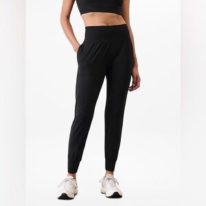 ATHLETA || High-Rise Jogger Size XS